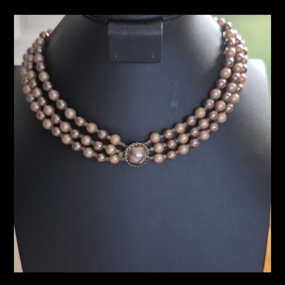 Vintage Japan Triple Stranded Shades Of Brown Faux Pearl Necklace - Picture 3 of 7